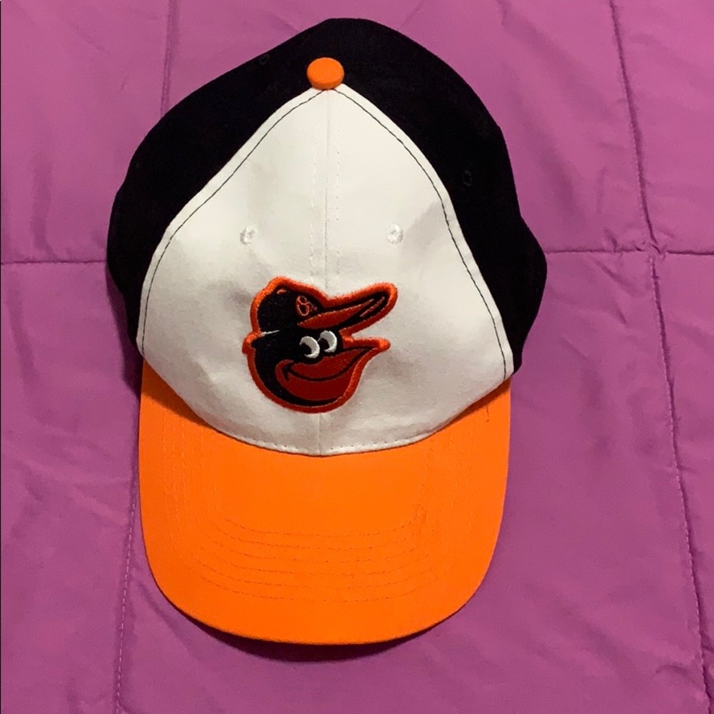 this is an orioles hat .